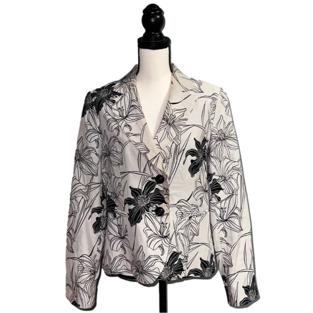 Louben- white and black floral jacket